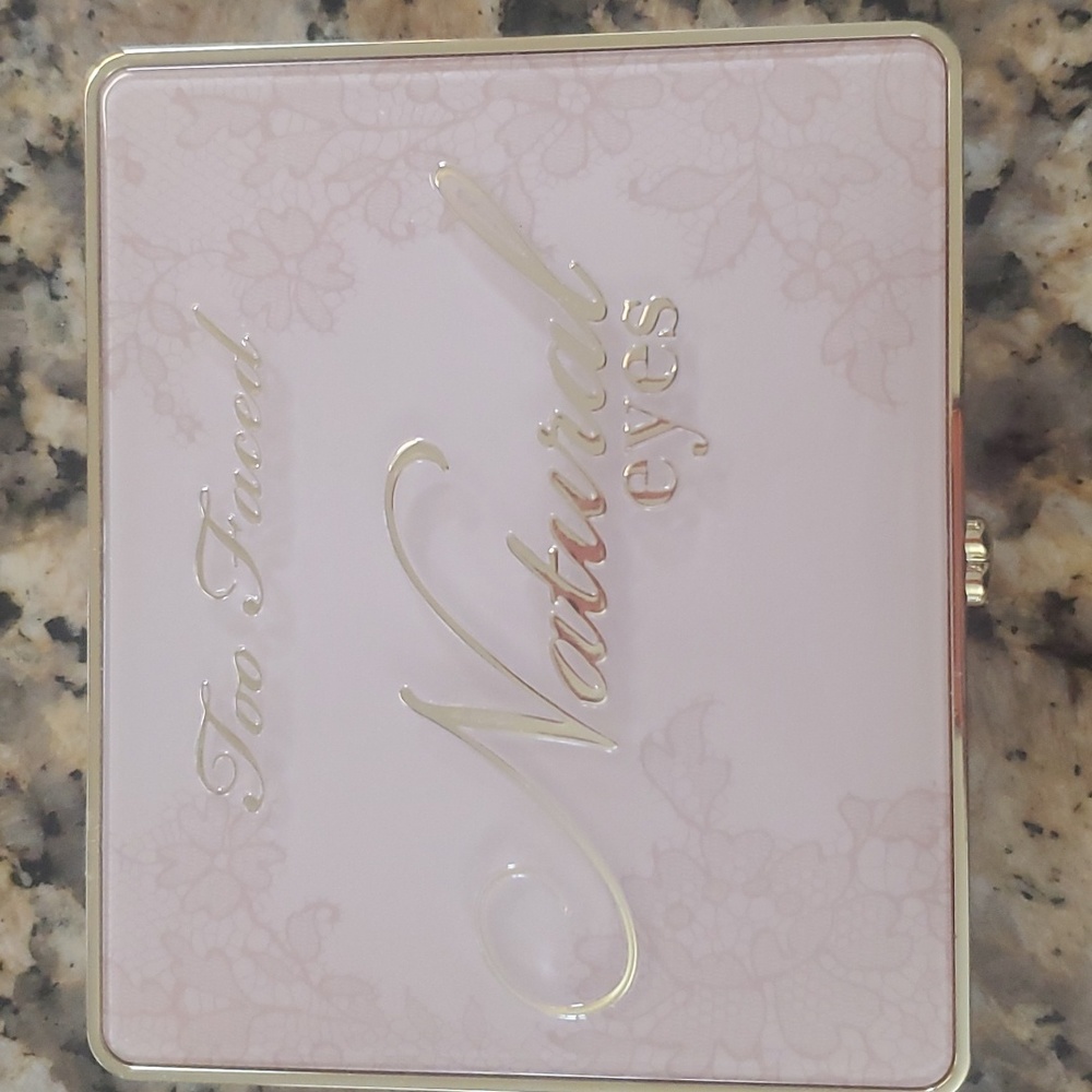 Too Faced Natural eyes palette